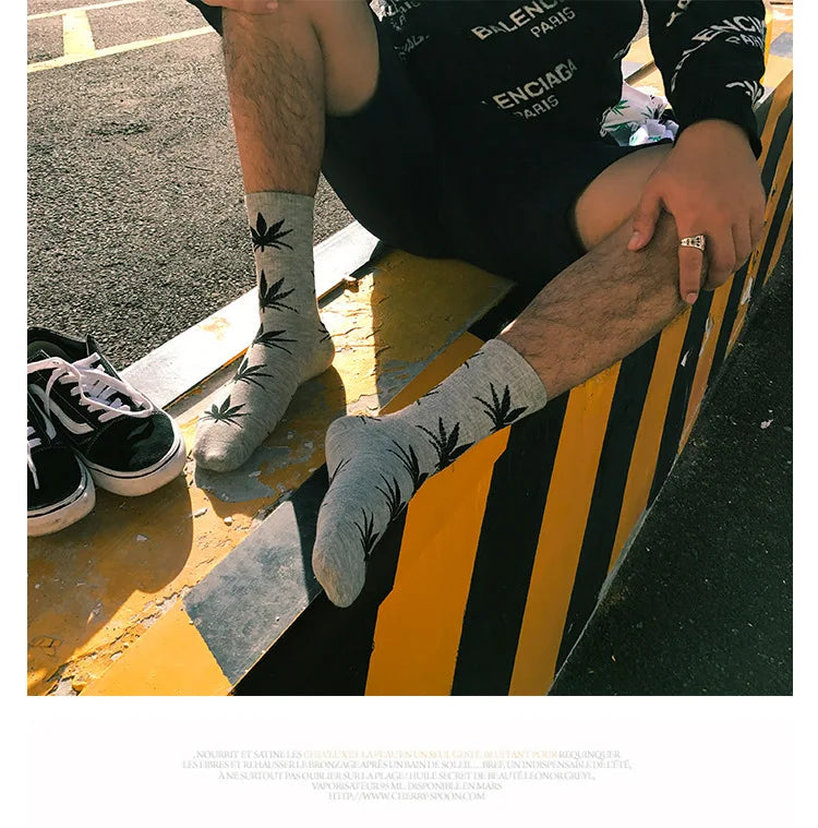 Man Fashion comfortable high quality cotton socks leaf maple leaves casual long paragraph hemp weed boat socks spring and autumn