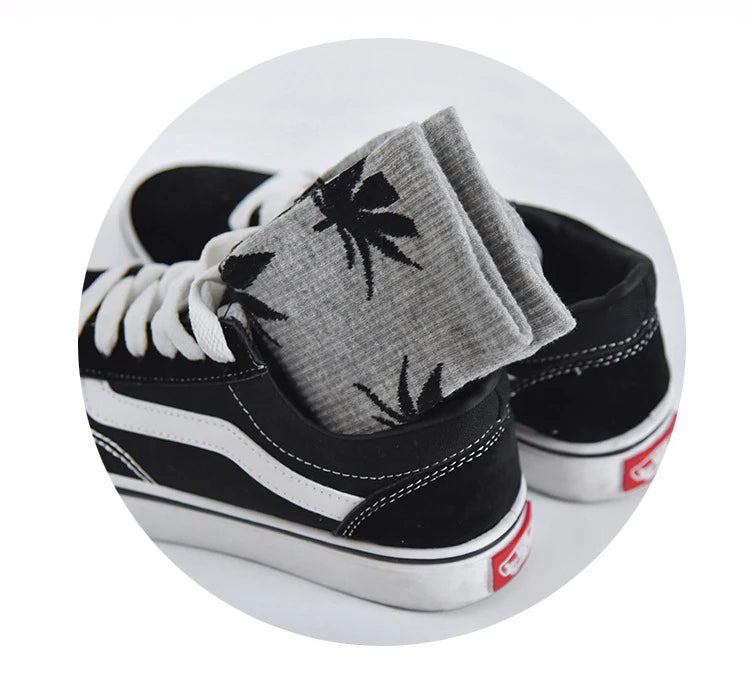 Man Fashion comfortable high quality cotton socks leaf maple leaves casual long paragraph hemp weed boat socks spring and autumn