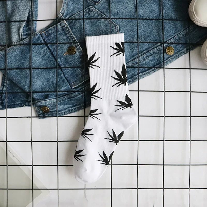 Man Fashion comfortable high quality cotton socks leaf maple leaves casual long paragraph hemp weed boat socks spring and autumn
