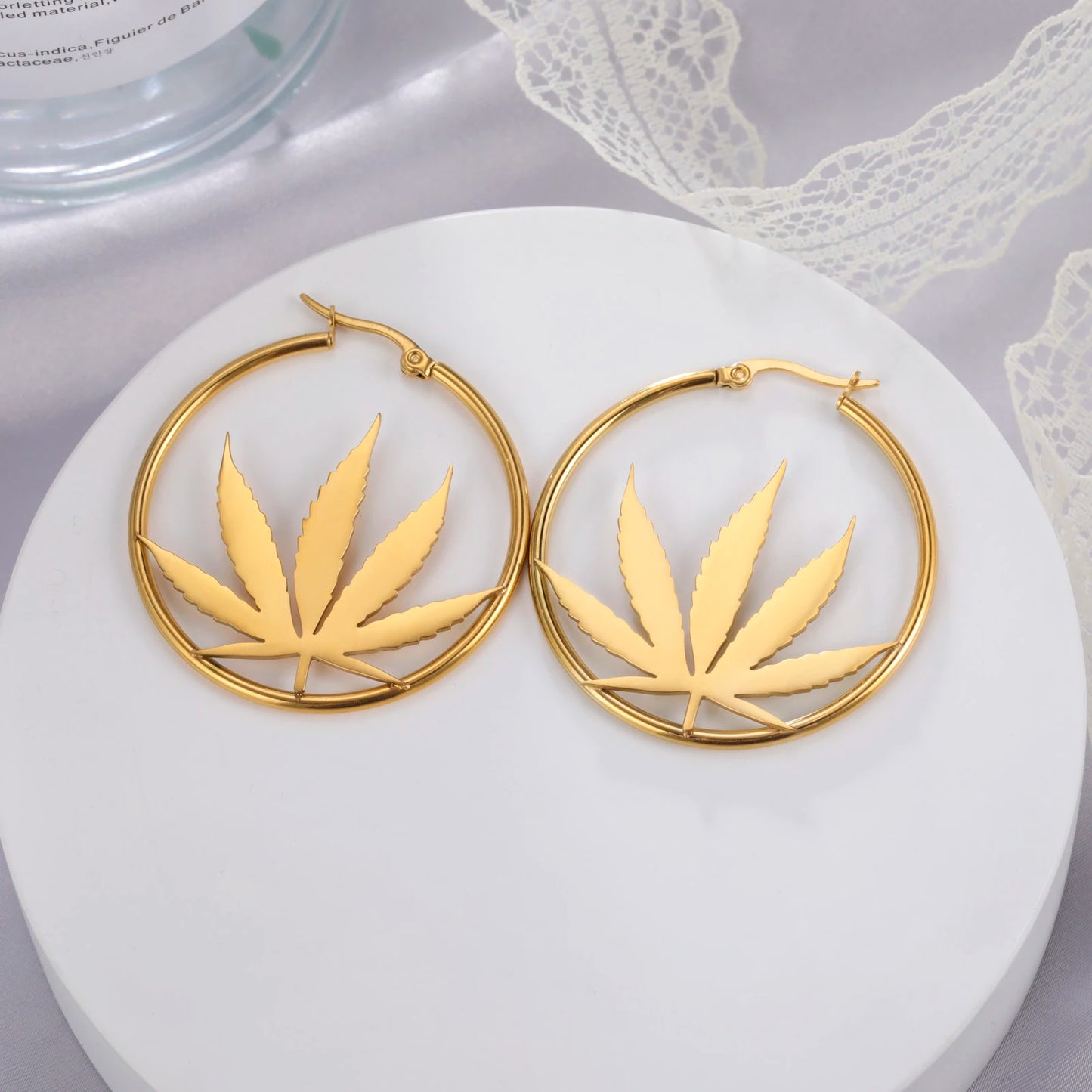 Cazador Marijuana Maple Leaf Hoop Earrings for Women Stainless Steel Drop Earrings Birthday Jewelry Gift 2025 Trending Wholesale
